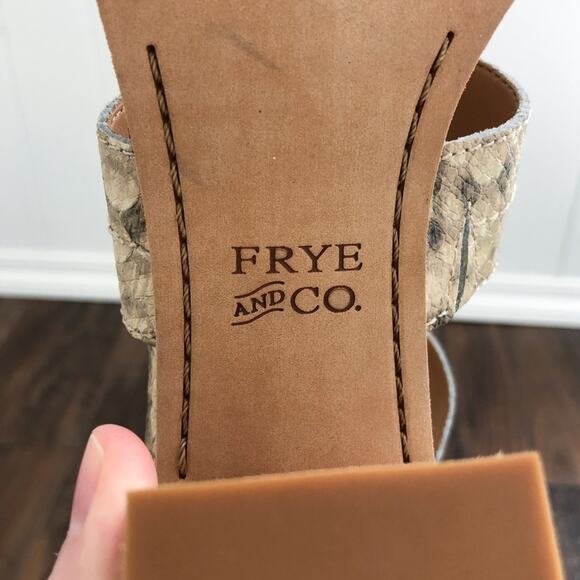 Frye & Co Strappy Leather Sandal Block Heel Neutral Snakeskin Taupe Size 8.5 - Picture 14 of 15